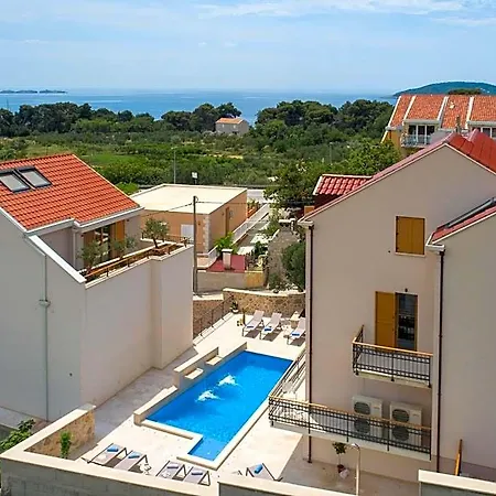 Casa Laurea 4*