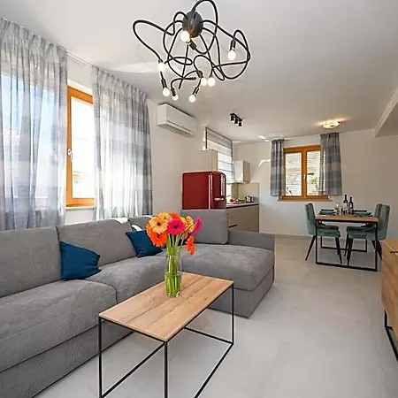 Casa Laurea 4*