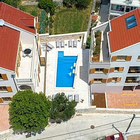 Casa Laurea 4*